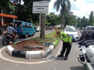 Kronologi Tabrakan Mobil Berpenumpang Anak hingga Terguling di Bogor