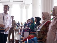 Jokowi Kasih Iriana Hadiah Tas Seharga Rp 25 Ribu, Ternyata Produk Ini