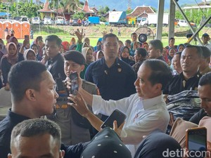 Temui 5000 UMKM Wonogiri, Jokowi Kaget Ada Makanan Nasi Godog