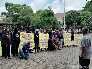 Pedagang Daging Anjing Demo di Balai Kota Solo, Ini Tuntutannya