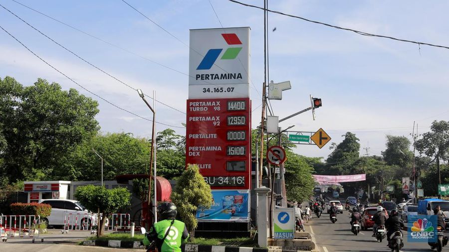 PT Pertamina (Persero) per 1 Februari 2024 ini tidak mengubah harga Bahan Bakar Minyak (BBM) khususnya BBM non subsidi di seluruh SPBU yang ada di Indonesia, Kamis (1/2/2024). (վ/Muhammad Sabki)