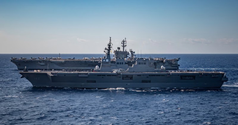 Dua kapal induk Angkatan Laut A.S. bergabung dengan kapal perusak Jepang dalam Acara Dek Multi-Besar di Laut Filipina. (Dok: Commander, U.S.)