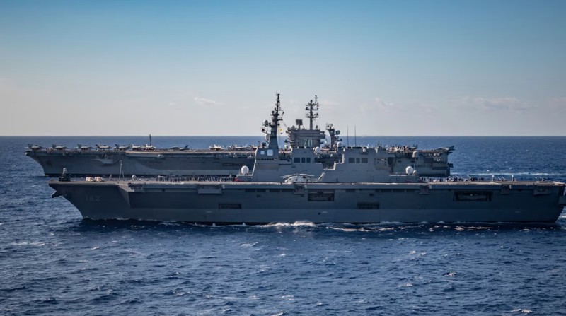 Dua kapal induk Angkatan Laut A.S. bergabung dengan kapal perusak Jepang dalam Acara Dek Multi-Besar di Laut Filipina. (Dok: Commander, U.S.)