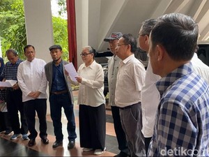Guru Besar Unhas Bikin Petisi Ingatkan Jokowi Tetap di Koridor Demokrasi