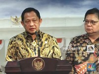 Jokowi Tunjuk Tito Jadi Plt Menko Polhukam, Kok Bukan Prabowo?