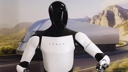 Elon Musk Dituduh Jiplak Desain Sutradara I, Robot