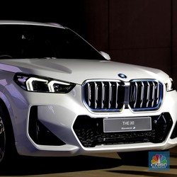 Pelantikan Presiden Prabowo, 45 Mobil Listrik BMW Turun ke Jalan