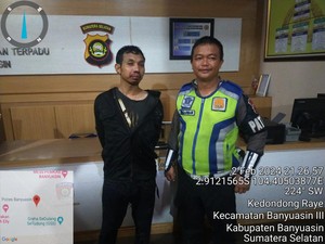 Tabrak Lari Pemotor dan 2 Polisi, Evriadi Terjun ke Semak Berlumpur