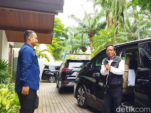 Ganjar-Mahfud Bertemu Serikat Buruh, Ada Andi Gani