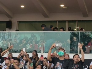 Momen Ahok Memfoto Megawati dengan Pendukung di Konser Akbar Ganjar