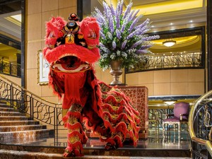 Sambut Tahun Naga Kayu dengan Yee Sang dan Nian Go di Resto Berbintang Ini