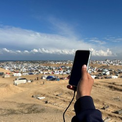 Pager Hizbullah Bunuh Belasan Orang, Apa HP Juga Bisa Dibuat Meledak?