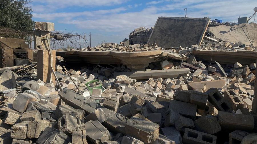 Amerika Serikat menggempur lewat udara 85 titik di tujuh lokasi di Suriah dan Irak di wilayah yang didukung militan Iran pada Jumat (2/2) waktu setempat. (REUTERS/STRINGER)