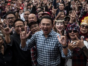 Ahokers Bareng Ganjar Pakai Kemeja Kotak-kotak, Ahok Tegaskan Tak Nostalgia