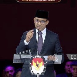 Anies: Penerima Bansos Harus Jelas, Jangan Dibagi di Pinggir Jalan