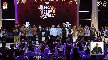Prabowo Minta Maaf ke Anies dan Ganjar, Gibran Tundukkan Kepala