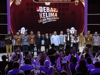 Prabowo Minta Maaf ke Anies dan Ganjar, Gibran Tundukkan Kepala