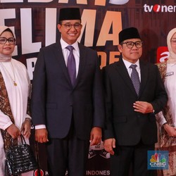 Detik-Detik Anies-Cak Imin Tiba di JCC, Buka 