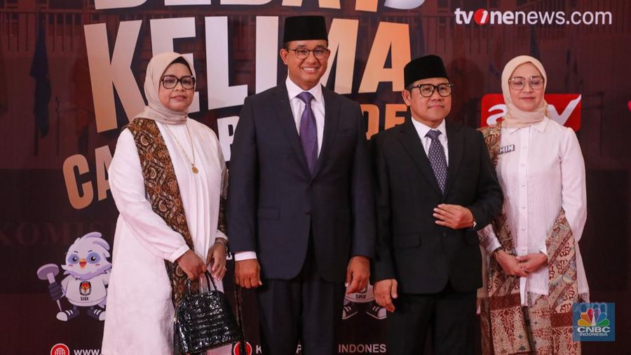 Pasangan Capres-Cawapres Anies Baswedan dan Muhaimin Iskandar tiba di JCC Senayan, Jakarta, Minggu (4/2/2024). (CNBC Indonesia/Faisal Rahman)
