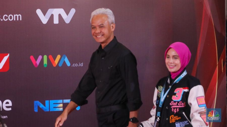 Pasangan Capres-Cawapres Ganjar Pranowo dan Mahfud MD tiba di JCC Senayan, Jakarta, Minggu (4/2/2024). (CNBC Indonesia/Faisal Rahman)
