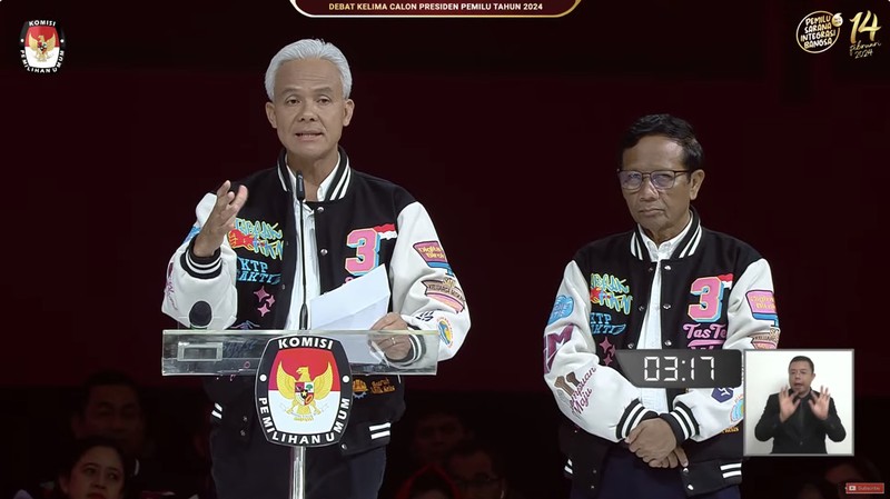 Petugas kepolisian melaksanakan apel untuk menjaga jalannya debat Calon Presiden (Capres) Kelima di Jakarta Convention Center (JCC), Jakarta, Minggu (4/2/2024). (CNBC Indonesia/Faisal Rahman)