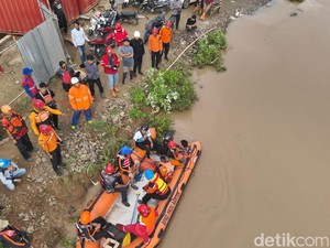 Pekerja Proyek Hilang Terseret Arus Akibat Banjir di Cilegon