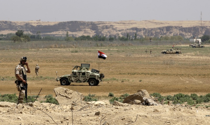 Amerika Serikat menggempur lewat udara 85 titik di tujuh lokasi di Suriah dan Irak di wilayah yang didukung militan Iran pada Jumat (2/2) waktu setempat. (REUTERS/STRINGER)