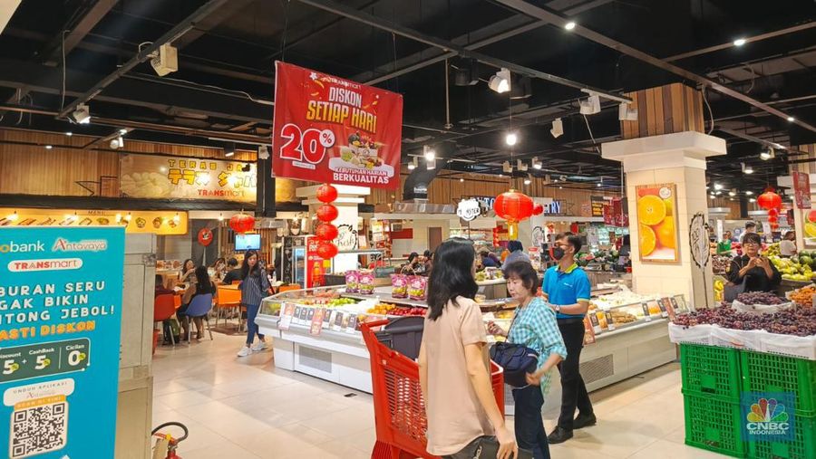 Transmart (CNBC Indonesia/Rosseno Aji Nugroho)