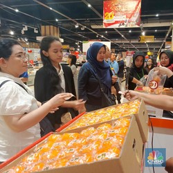 Pengunjung Kaget, Beli Jeruk Imlek di Transmart Cuma Bayar Rp 1