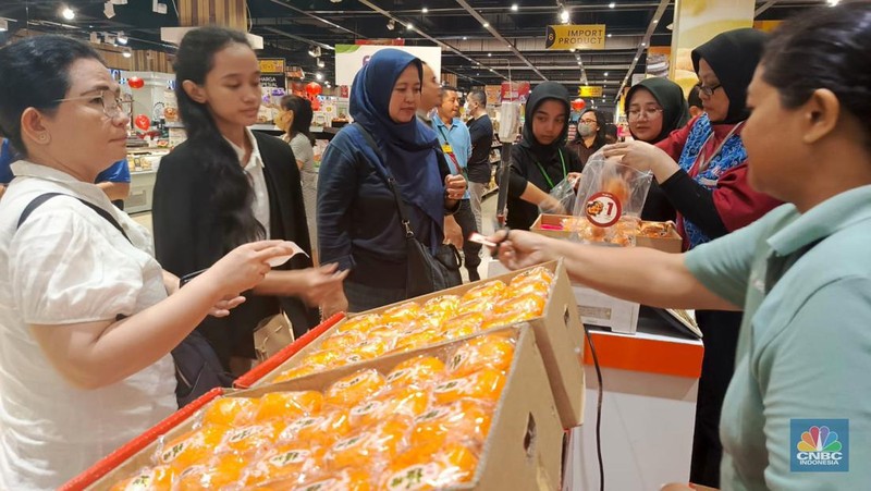 Transmart (CNBC Indonesia/Rosseno Aji Nugroho)