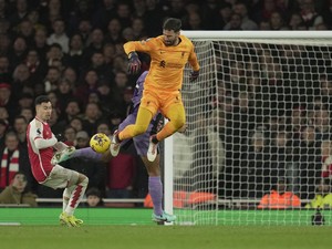 Arsenal Vs Liverpool: Alisson Blunder, Arsenal Menang 3-1