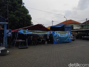 Nasi Bungkus dan Perahu Karet Disalurkan ke Warga Terdampak Banjir Pasuruan