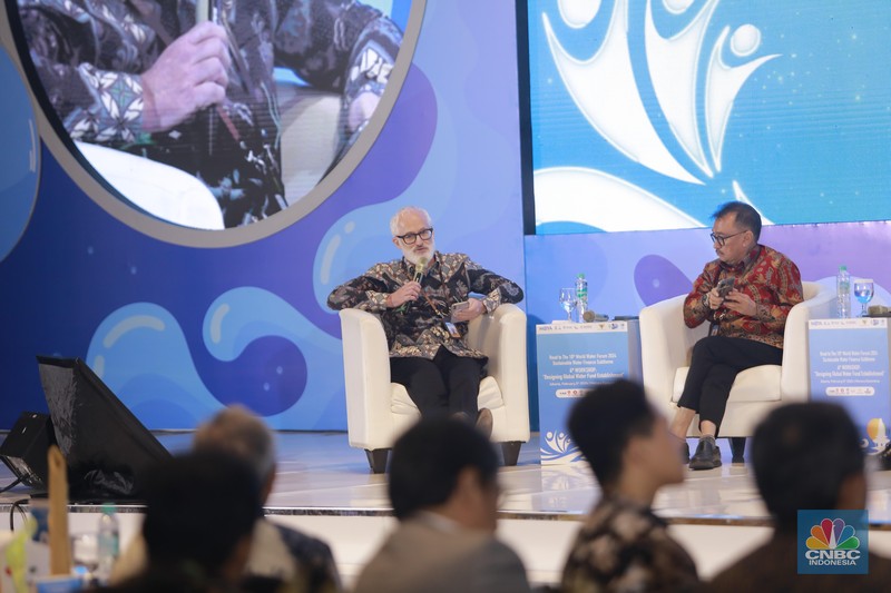 Sekjen Kementerian PUPR, Mohammad Zainal Fatah memberi pemaparan di acara Road to 10th World Water Forum di menara Danareksa, Jakarta, Senin, (5/2/2024). Sekjen Kementerian PUPR, Mohammad Zainal Fatah memberi pemaparan di acara Road to 10th World Water Forum di menara Danareksa, Jakarta, Senin, (5/2/2024). (CNBC Indonesia/Muhammad Sabki)