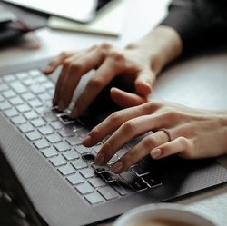 Cek Laporan Keuangan Kian Mudah Lewat Cash Management QLola by BRI