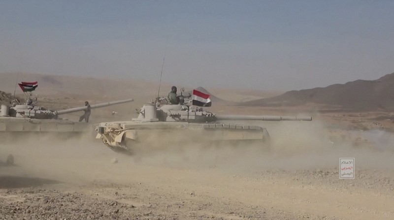 Gerakan Houthi yang bersekutu dengan Iran di Yaman merilis video pada Sabtu (3/2/2024) yang menunjukkan para pejuang melakukan latihan militer melawan sasaran-sasaran tiruan Israel. Gerakan Houthi yang bersekutu dengan Iran di Yaman merilis video pada Sabtu (3/2/2024) yang menunjukkan para pejuang melakukan latihan militer melawan sasaran-sasaran tiruan Israel. (Tangkapan Layar Video Reuters/HOUTHI MEDIA CENTER)