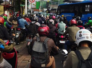Warga Pusing Kena Macet Parah di Jl Dewi Sartika Jaktim Arah Kalibata