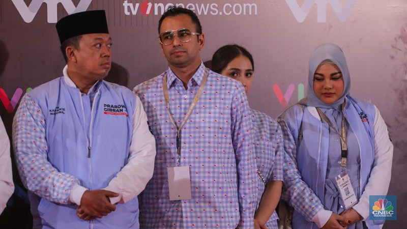 Pasangan capres-cawapres nomor urut dua Prabowo Subianto dan Gibran Rakabuming Raka saat konferensi pers usai Debat Kelima Capres di JCC Senayan, Jakarta, Minggu (4/4/2023). (CNBC Indonesia/Faisal Rahman)