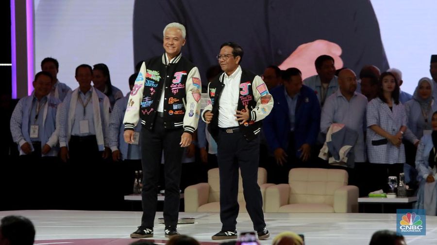 Pasangan Capres dan Cawapres Nomor Urut 3, Ganjar Pranowo-Mahfud MD menghadiri Debat Kelima Pilpres 2024 di Jakarta Convention Center (JCC), Senayan, Jakarta Pusat, Minggu (4/2/2024). (CNBC Indonesia/Muhammad Sabki)