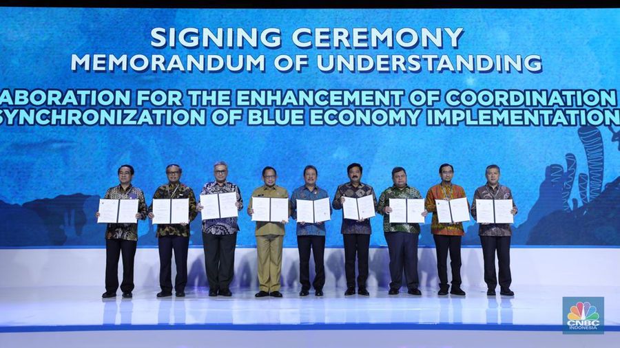 Penandatanganan MoU dalam Indonesia Marine And Fisheries Business Forum 2024, di Fairmont Jakarta, pada Senin (5/2/2024). (CNBC Indonesia/Tri Susilo)
