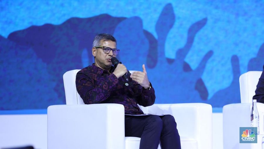 Perwakilan FAO, Rajendra Aryal dalam diskusi panel Indonesia Marine And Fisheries Business Forum 2024, di Fairmont Jakarta, pada Senin (5/2/2024). (CNBC Indonesia/Tri Susilo)