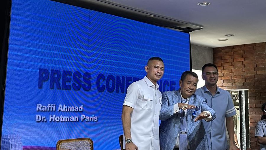 Raffi Ahmad konferensi pers bersama Hotman Paris soal pencucian uang