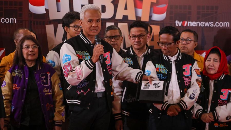 Ganjar Pranowo pamer Sat Set Box
