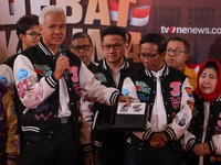 'Jualan' Internet Gratis, Ganjar Pranowo Pamer Sat Set Box