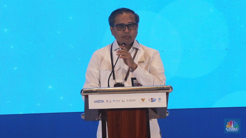 Sekjen Kementerian PUPR, Mohammad Zainal Fatah memberi pemaparan di acara Road to 10th World Water Forum di menara Danareksa, Jakarta, Senin, (5/2/2024). (CNBC Indonesia/Muhammad Sabki)