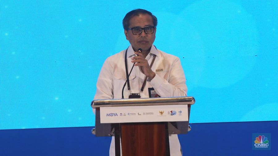 Sekjen Kementerian PUPR, Mohammad Zainal Fatah memberi pemaparan di acara Road to 10th World Water Forum di menara Danareksa, Jakarta, Senin, (5/2/2024). (CNBC Indonesia/Muhammad Sabki)