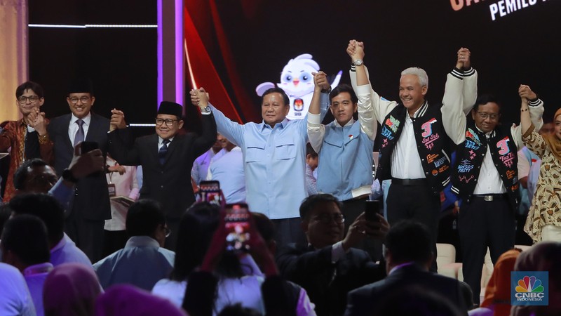 Debat kelima calon presiden Pemilu 2024 di JCC, Jakarta, Minggu, (4/2/2024). Debat kelima calon presiden Pemilu 2024 di JCC, Jakarta, Minggu, (4/2/2024). (CNBC Indonesia/Muhammad Sabki)