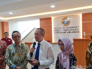 Direktur Pascasarjana Tegaskan Aksi Kritik ke Jokowi Tak Wakili Unair