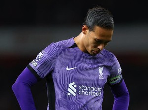 Persaingan Memanas, Van Dijk Akui Sulit Tetap Tenang