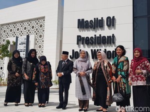 Momen Maruf Amin Jadi Imam Salat di Masjid Jokowi Abu Dhabi