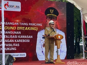 Danny Groundbreaking Proyek Lapangan Karebosi Makassar: PSM Bisa Pakai Latihan